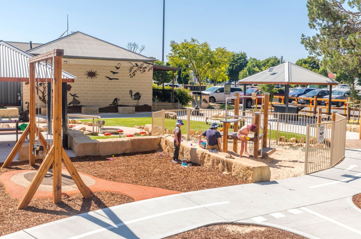 bungendore-park_public playground_sand pit