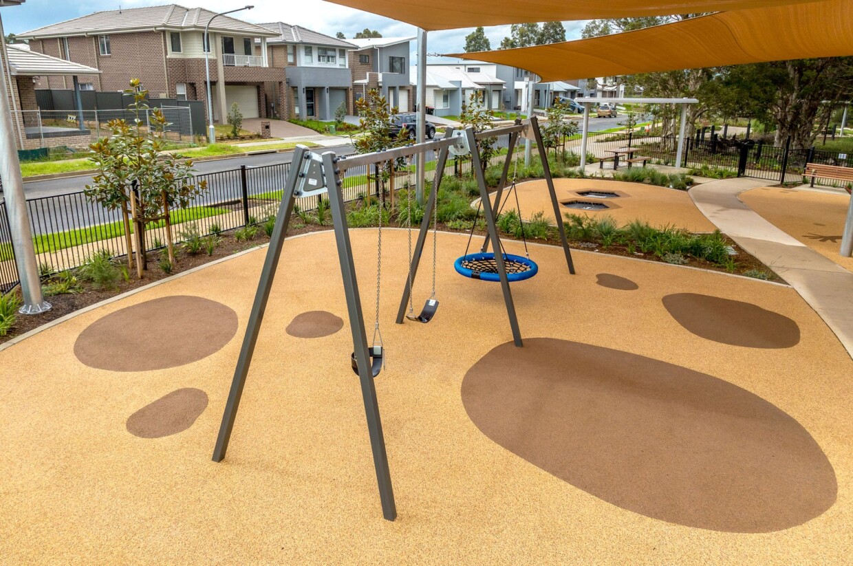 Kings-central park_playground_swings