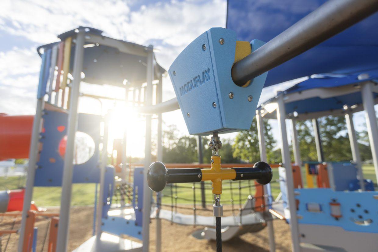 SkyRail trolley and handgrip integrated with the Connect structure at Fenwick Park